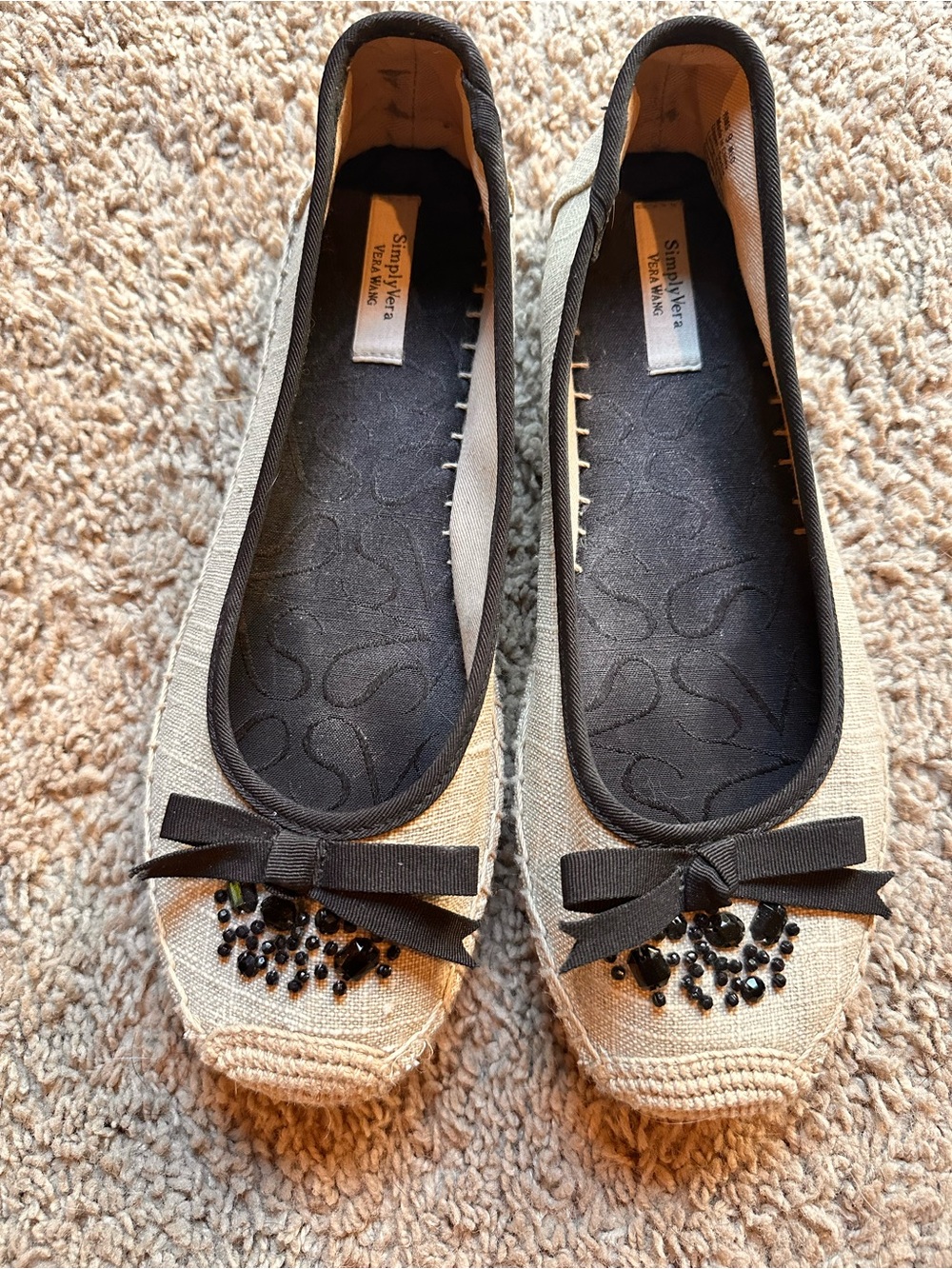 Simply Vera Vera Wang Beige and Black Embellished Bow Ballet Flats - Picture 1 of 6